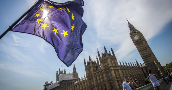 ​Brytyjski dziennik "The Guardian" poinformował, że amerykański koncern medialny Discovery rozważa możliwość przeniesienia swoich europejskich operacji z Londynu do Warszawy lub Amsterdamu po wyjściu Wielkiej Brytanii z UE.