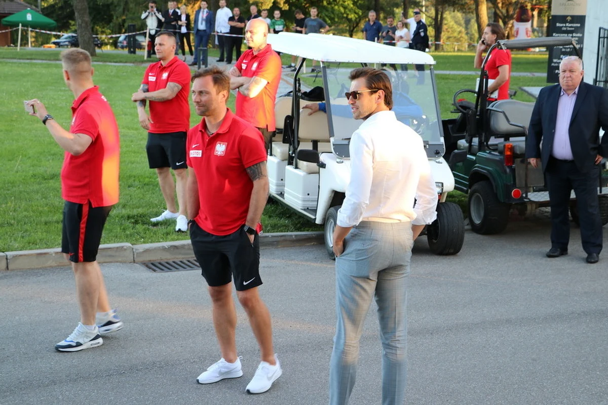 Dziś pierwszy Otwarty Trening naszej Kadry w Arłamowie. Na trybunach zasiądzie 800 kibiców, którzy będą mogli oglądać przygotowania naszych do mundialu w Rosji. 
