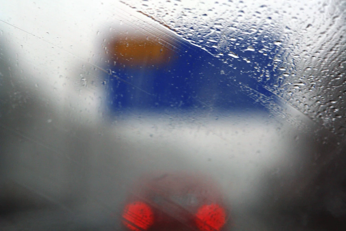 Intensywne burze przetaczają się nad województwem lubuskim. W Gorzowie Wielkopolskim intensywne opady sparaliżowały kilka ulic. Strażacy wyjeżdzali do zalanych piwnic czy podwórek. 