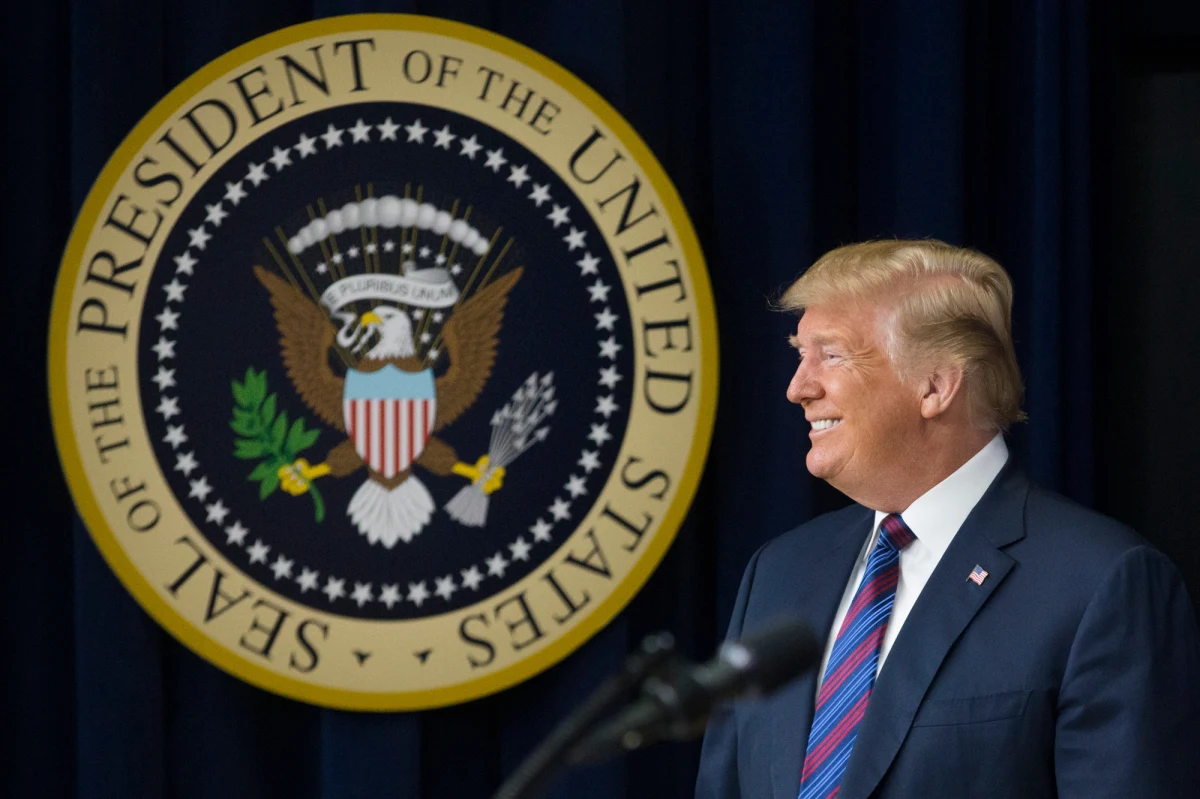 Od 1 czerwca Stany Zjednoczone będą egzekwować odwetowe cła w wysokości 25 proc. na stal oraz 10 proc. na aluminium eksportowane do USA przez państwa UE, Kanadę i Meksyk - poinformował minister handlu USA Wilbur Ross. Odwetowe cła miały wejść w życie 1 maja, jednak prezydent USA Donald  Trump zgodził się na opóźnienie ich wprowadzenia o miesiąc.