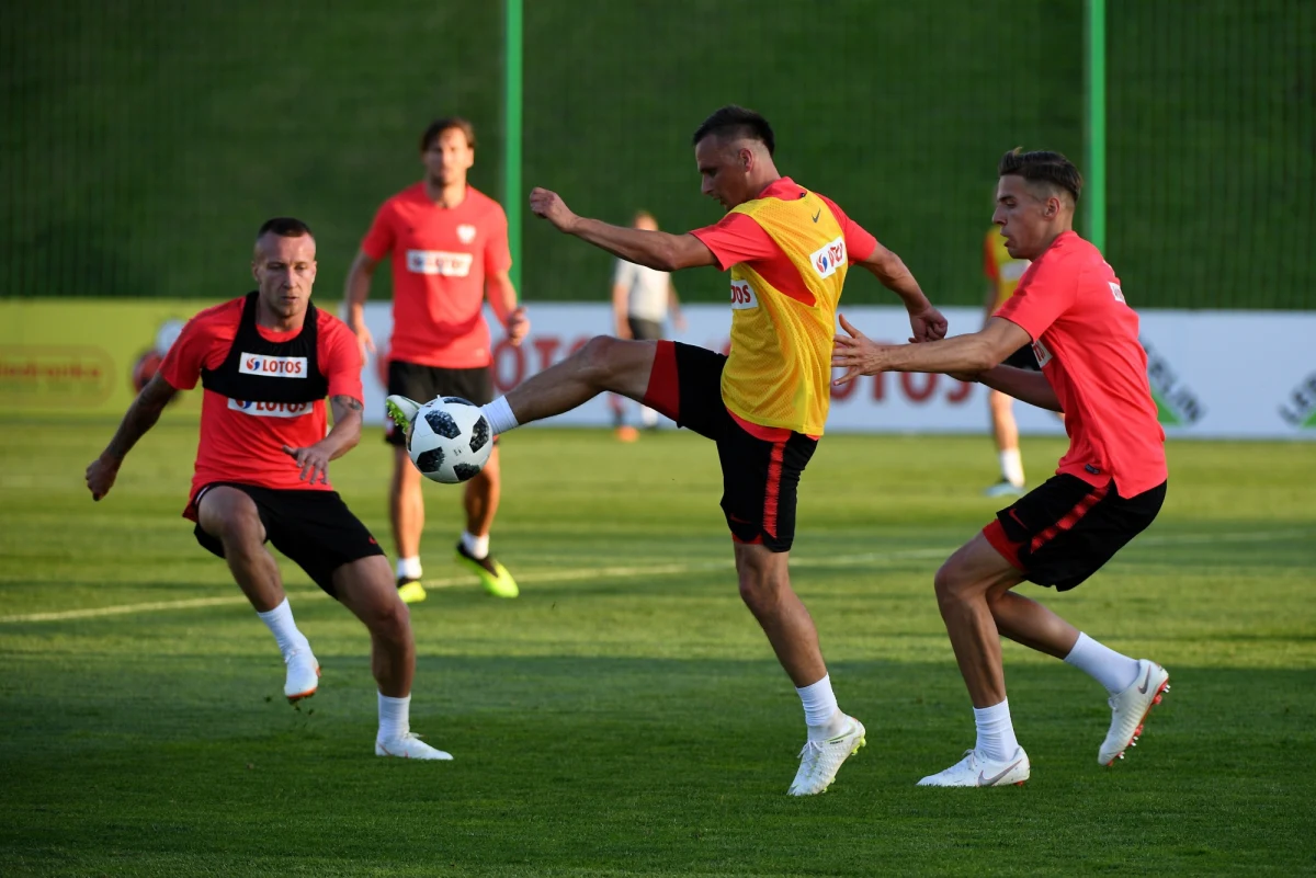 ​Włoch Paolo Mazzoleni będzie arbitrem głównym towarzyskiego meczu piłkarskiej reprezentacji Polski z Chile 8 czerwca w Poznaniu. Cztery dni później spotkanie biało-czerwonych z Litwinami w Warszawie poprowadzi Holender Kevin Blom.