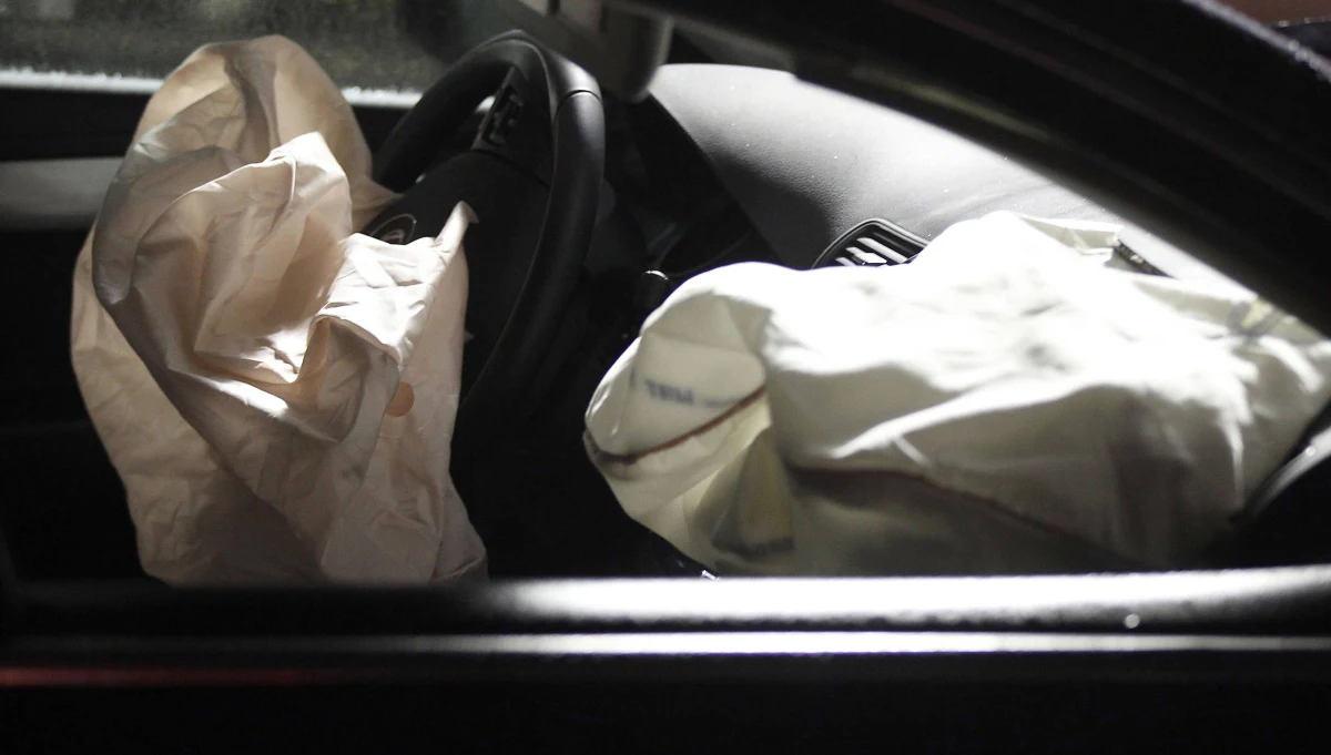 Malezyjski minister transportu zagroził karami właścicielom ponad 71 tysięcy samochodów marki honda, jeśli nie zgłoszą się, aby wymienić wadliwe poduszki powietrzne. W kraju doszło do siedmiu wypadków śmiertelnych w związku z niesprawnością poduszek Takata. 