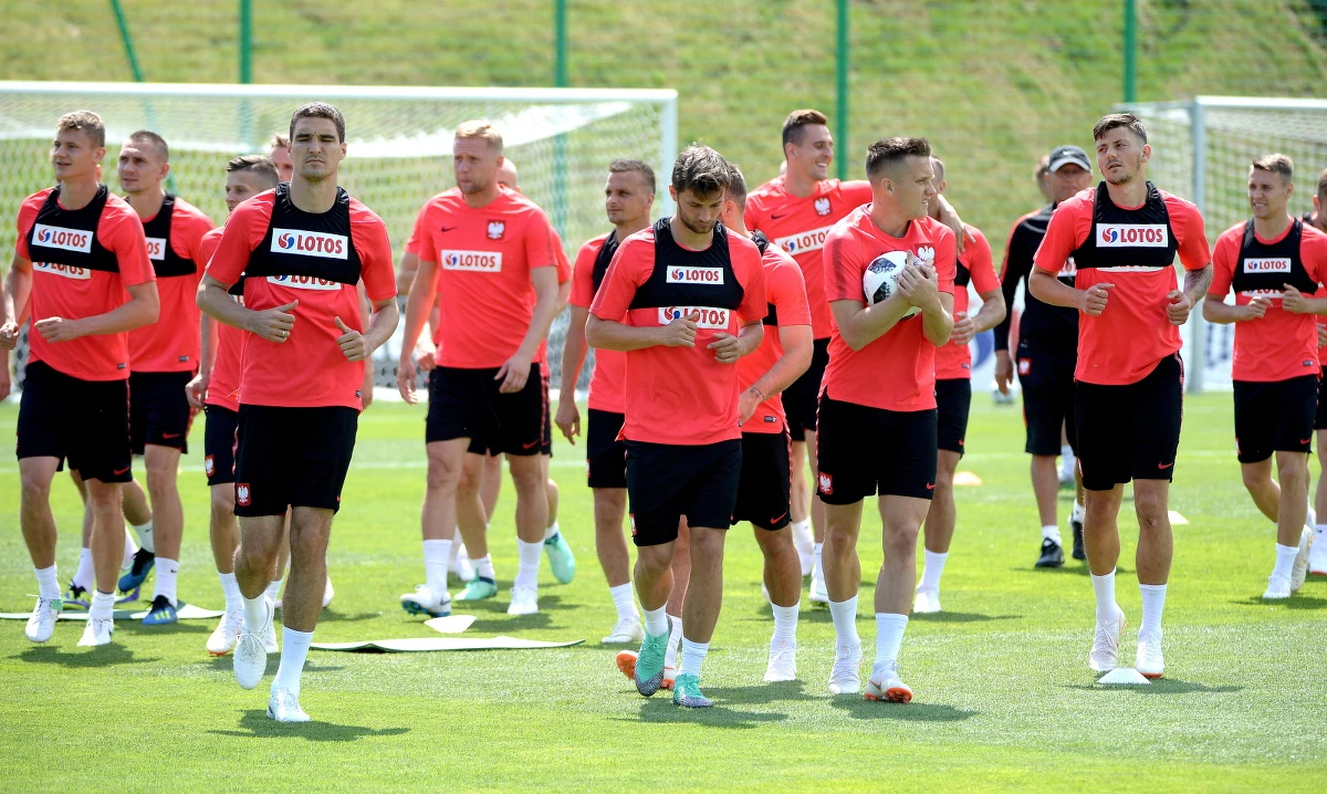 Na zgrupowaniu reprezentacji Polski w Arłamowie zakończył się wewnętrzny sparing. Ten mecz miał dać odpowiedź selekcjonerowi Nawałce, kto w jakiej formie jest przed mundialem.