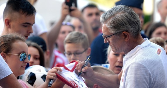 ​Selekcjoner reprezentacji Polski Adam Nawałka o godz. 14:00 ogłosi 23-osobową kadrę na mistrzostwa świata w Rosji. To oznacza, że spośród 32 piłkarzy obecnych na zgrupowaniu w Arłamowie szansę na wyjazd straci dziewięciu.