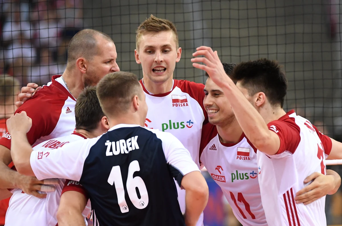 Vital Heynen, trener reprezentacji Polski, wybrał 14-osobowy skład Biało-Czerwonych na trzeci turniej fazy interkontynentalnej Siatkarskiej Ligi Narodów, który rozegrany zostanie w Osace. Belg dokonał, w porównaniu z turniejem w Łodzi, pięciu zmian. Przykrą wiadomością są problemy zdrowotne Michała Kubiaka, który najpewniej w tegorocznej SLN już nie pomoże kadrze. W Azji nasz zespół stawi czoła Bułgarii, Japonii i Włochom. 