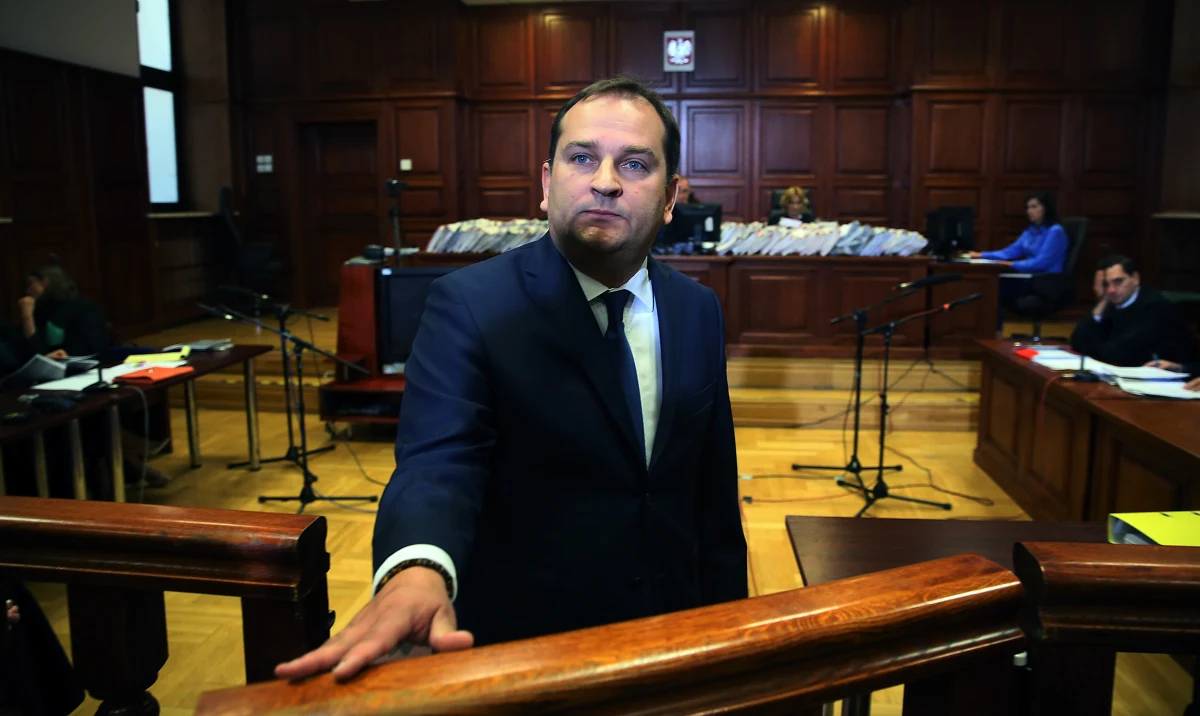 Szef kancelarii premiera Donalda Tuska Tomasz Arabski nie stawi się na środowe posiedzenie komisji śledczej do spraw Amber Gold - dowiedzieli się reporterzy RMF FM. Arabski miał zostać przesłuchany jako świadek w sprawie piramidy finansowej, której działalność naraziła klientów na straty w wysokości ponad 800 milionów złotych.