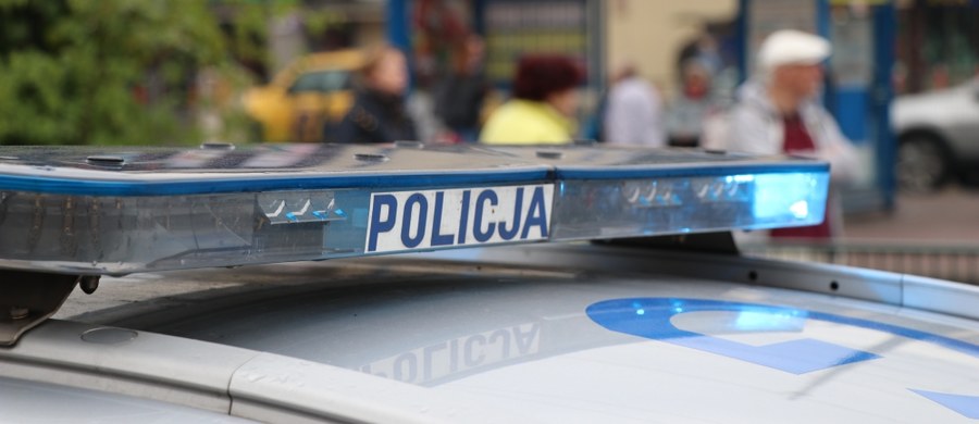 Tragedia w Trzebnicy na Dolnym Śląsku. Na podwórku przy ulicy Świętej Jadwigi około trzydziestoletni mężczyzna zaatakował nożem kuchennym kobietę. 