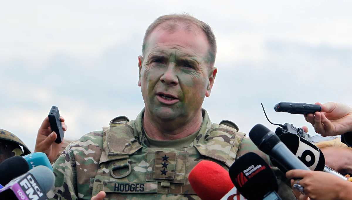 ​Rozlokowanie stałej bazy USA w Polsce naruszyłoby jedność w NATO i spowodowało niepotrzebny wzrost napięcia z Rosją - pisze w brukselskim "Politico" były dowódca amerykańskich wojsk lądowych w Europie Ben Hodges.