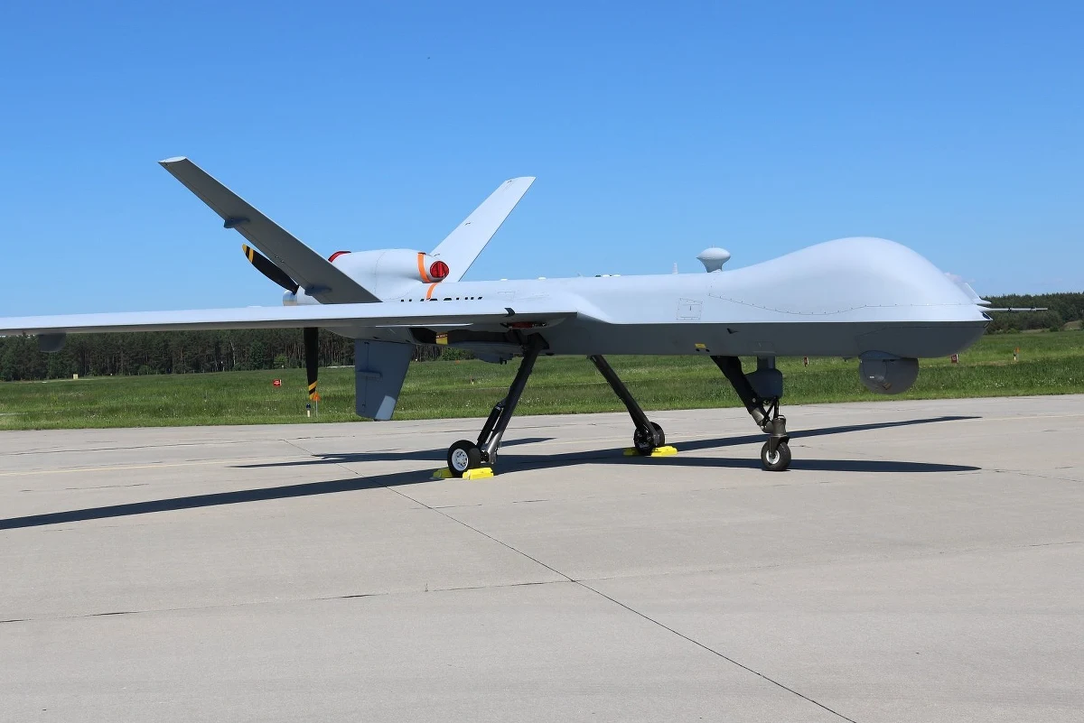 ​Zdolne przenosić uzbrojenie amerykańskie bezzałogowce MQ-9 Reaper wylądowały w Mirosławcu - poinformowała na Facebooku mirosławiecka 12. Baza Bezzałogowych Statków Powietrznych.