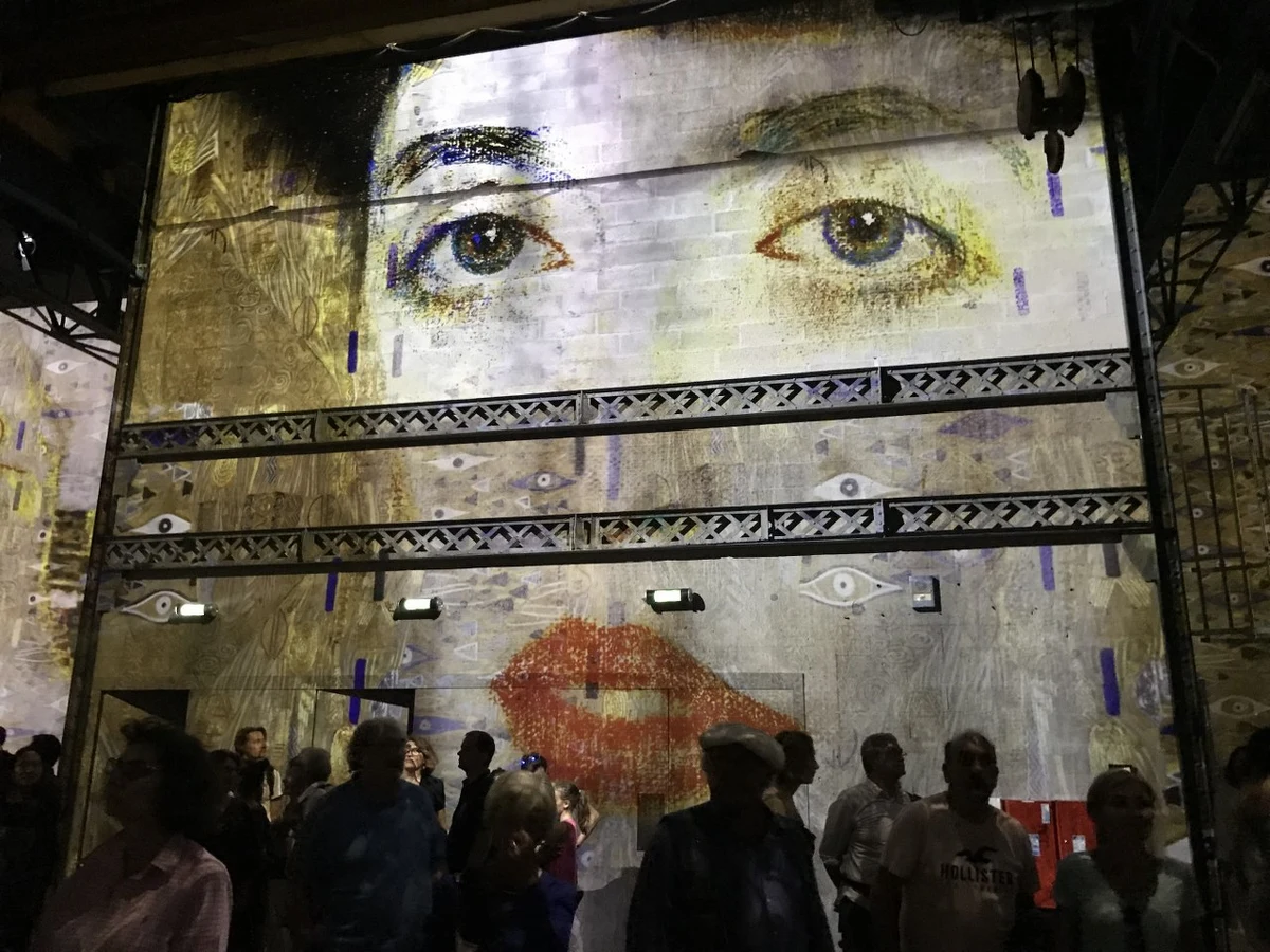 Rekordy popularności bije w Paryżu niecodzienna wystawa poświęcona mistrzowi secesji Gustavowi Klimtowi. W ciągu zaledwie półtora miesiąca przyciągnęła ona już ponad ćwierć miliona zwiedzających.