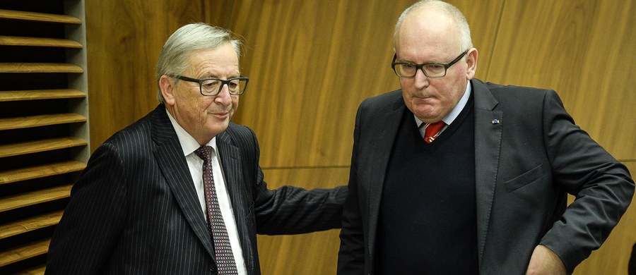 To będzie pierwsza próba sił między wiceszefem KE Fransem Timmermansem, który w dalszym ciągu domaga się od Warszawy ustępstw i twierdzi, że dotychczasowe są niewystarczające, a szefem KE Jean-Claudem Junckerem, który chciałby już sprawę z Polska zamknąć, ze względu na zbliżające się wybory do PE. Jak nieoficjalnie ustaliłam, wczoraj na tym tle doszło do poważnego sporu między gabinetami Junckera i Timmermansa. 