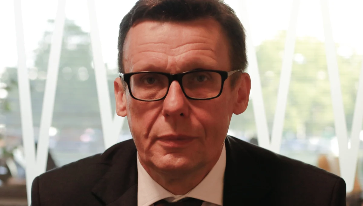 W październiku 2014 roku Trybunał Konstytucyjny orzekł, ze przepisy dot. osób niepełnosprawnych należy zmienić „bez zbędnej zwłoki”. Od tego wyroku minęły już ponad 3 lata - co zrobił z tym przez ostatnie 2,5 roku rząd PiS - pytał Marka Asta, posła tego ugrupowania, dziennikarz RMF FM Marcin Zaborski. „Resort stosowny zmiany przygotuje. Po to są wyroki TK, by je wykonywać. Tym bardziej, że sprawa toczyła się na wniosek PiS” - odpowiedział gość Popołudniowej rozmowy w RMF FM. „Cały czas podtrzymuje te słowa, które zostały zawarte we wniosku do TK (wniosek złożył sam Marek Ast - przyp. red.)” – dodał poseł. W rozmowie pojawił się także temat posła Stanisława Pięty. Czy stanie przed komisją etyki PiS? „Nie. Dlatego że został zawieszony w prawach członka, a postępowanie dyscyplinarne wszczął rzecznik dyscypliny partyjnej Karol Karski, wiec tutaj poszły już sprawy dalej” - wyjaśnił Marek Ast, członek wspomnianej komisji. „W tym wypadku zareagował prezes partii” - podkreślił.