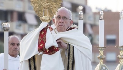 Papież zachęca do modlitwy w intencji odpowiedzialnego korzystania z internetu