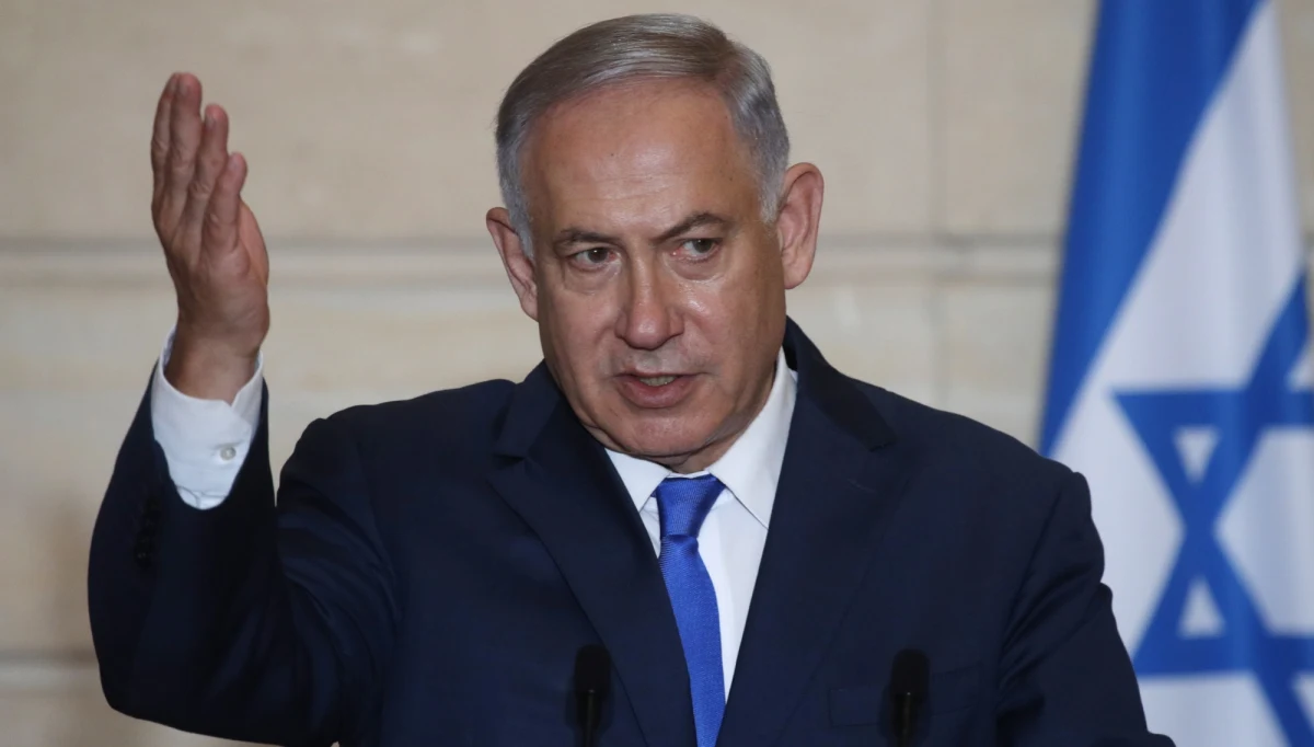 Przebywający z wizytą w Paryżu premier Izraela Benjamin Netanjahu powiedział, że nie poprosił Francji o opuszczenie porozumienia nuklearnego z Iranem, gdyż jego zdaniem układ ten i tak nie przetrwa "pod wpływem sił ekonomicznych". 