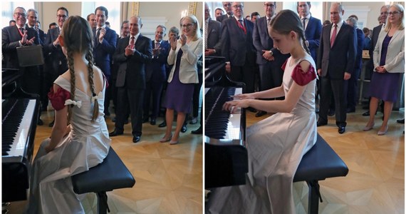 13-letnia Alma Deutscher gra na fortepianie jak prawdziwy wirtuoz, skomponowała operę, a we wtorek wystąpiła z koncertem w Wiedniu przed kanclerzem Austrii Sebastianem Kurzem i prezydentem Rosji Władimirem Putinem. Swoim występem sprawiła, że na jego twarzy pojawił się rzadko widywany uśmiech. 