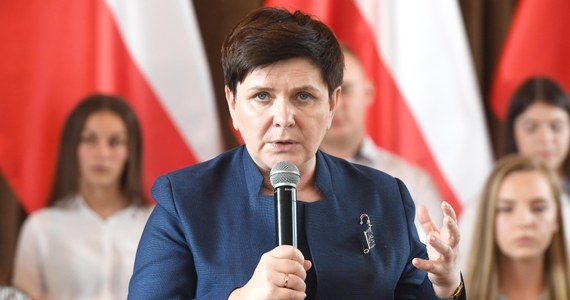 Przy okazji wniosku o odwołanie wicepremier Beaty Szydło wielokrotnie pojawiają się zarzuty zbędności funkcji, którą sprawuje i - najogólniej - przerostu formy (urzędnik w randze wicepremiera) nad treścią jej działań. Beata Szydło kieruje Komitetem Społecznym Rady Ministrów? Co to znaczy?