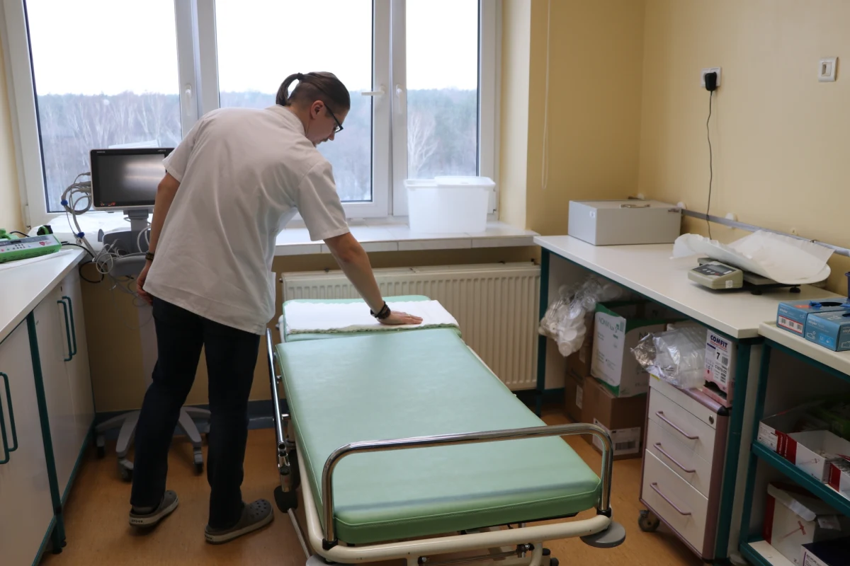 2 miliardy złotych - takie oszczędności w systemie ochrony zdrowia może przynieść wprowadzanie Karty Ubezpieczenia Zdrowotnego (KUZ). Tak w rozmowie z reporterem RMF FM przekonuje prezes Narodowego Funduszu Zdrowia Andrzej Jacyna. 