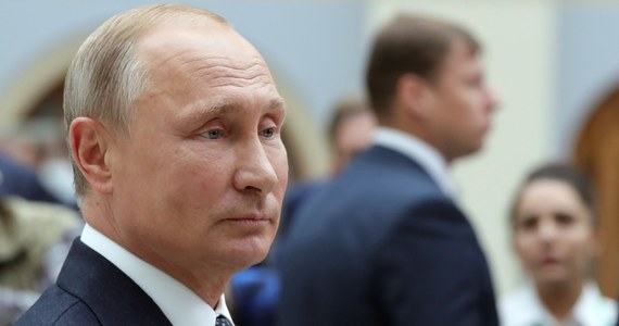 Prezydent Rosji Władimir Putin powiedział w czwartek na dorocznej telekonferencji z obywatelami, że nie czuje się samotny na "politycznym Olimpie", czyli w warunkach braku konkurencji politycznej, a na pytanie o następcę odparł, że określi go naród rosyjski.