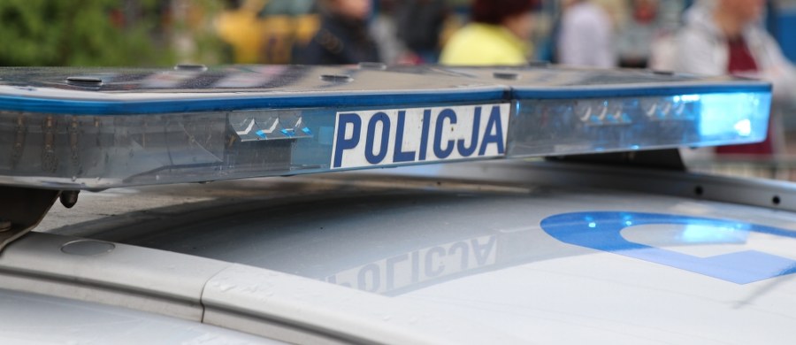 ​Prokuratura Okręgowa w Olsztynie zaapelowała do osób posiadających informacje dotyczące zabójstwa 89-letniego mieszkańca tego miasta, aby skontaktowały się z organami ścigania. Do zbrodni doszło pod koniec maja w pobliżu miejskiej pływalni.