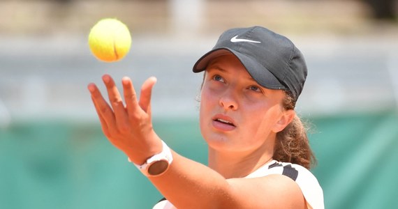 Iga Świątek odpadła w półfinale rywalizacji juniorek wielkoszlemowego turnieju French Open. 17-letnia tenisistka przegrała w Paryżu z Amerykanką Caty McNally - swoją partnerką deblową - 6:3, 6:7 (8-10), 4:6.