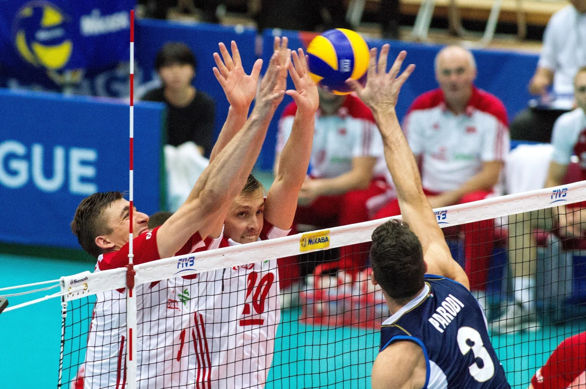 Polscy siatkarze zmierzą się w Osace z ekipą gospodarzy turnieju Ligi Narodów. Biało-czerwoni powalczą o siódme zwycięstwo w rozgrywkach i - przy korzystnym dla nich wyniku meczu Brazylijczyków - powrót na pozycję lidera.