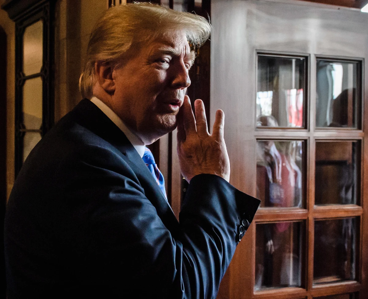 Prezydent Trump w ostrych słowach odniósł się do oświadczenia premiera Kanady Justina Trudeau, który oświadczył po zakończeniu szczytu G7, że Ottawa nie odstąpi od zamiaru nałożenia na USA ceł odwetowych. "To nieuczciwe i słabe" - napisał Trump na Twitterze.