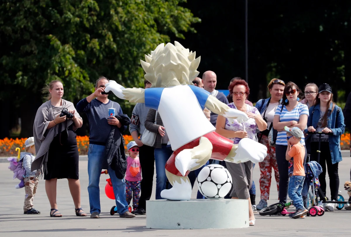 Nadchodzący nowy tydzień będzie stał zdecydowanie pod znakiem piłki nożnej. Wszystko dlatego, że w czwartek rozpoczyna się najważniejsza piłkarska impreza na świecie czyli mundial. Oprócz tego nie zabraknie też siatkarskich emocji.