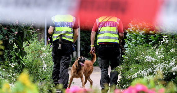 W szpitalu w niemieckim mieście Viersen zmarła 15-letnia dziewczyna, ugodzona nożem przez z początku nieznanego napastnika. Do ataku doszło w parku miejskim w biały dzień. Sprawca po południu sam zgłosił się na policję.  