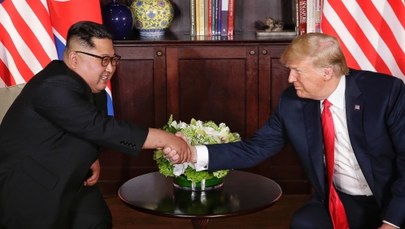 Historyczny szczyt w Singapurze. Donald Trump i Kim Dzong Un podpisali wspólny dokument
