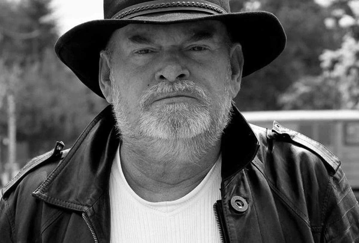 Zmarł Jarosław Kozidrak - jeden z twórców zespołu Bajm i autor takich przebojów tej grupy jak "Józek, nie daruję Ci tej nocy", "Dwa serca, dwa smutki" i "Nie ma wody na pustyni". Zespół podał tę informację na swoim oficjalnym facebookowym profilu. 