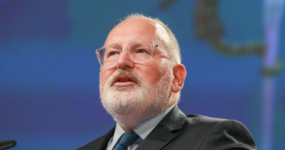 ​Nie dojdzie do spotkania wiceprzewodniczącego KE Fransa Timmermansa z wiceszefem MSZ Konradem Szymańskim w Strasburgu, choć obaj panowie przebywają dzisiaj na terenie budynku Parlamentu Europejskiego, a jutro mają zapaść ważne decyzje w sprawie Polski (m.in. chodzi o wysłuchanie Polski w Radzie UE). W dodatku od tygodni mówi się w kuluarach o wizycie Timmermansa w Polsce. We wstępnych rozmowach Polski z KE pojawił się termin wczorajszego poniedziałku, teraz mówi się o przyszłym tygodniu.