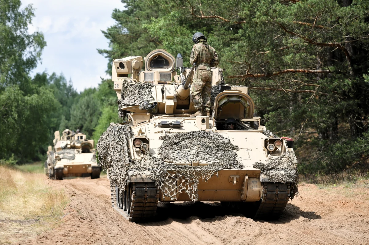 Norweski rząd poinformował, że zwróci się do USA, by podwoiły liczbę swych żołnierzy piechoty morskiej stacjonujących w Norwegii. Ich pobyt miałby być przedłużony, czemu towarzyszyłoby przebazowanie do regionu bliższego granicy z Rosją.