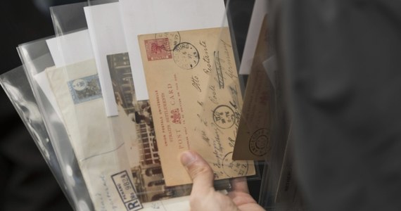 ​Ponad 62 lata szła kartka pocztowa z miejscowości we włoskim Piemoncie do Aosty. Oba miejsca dzieli odległość ok. 180 kilometrów. Co się z nią działo przez cały ten czas - nie wiadomo.