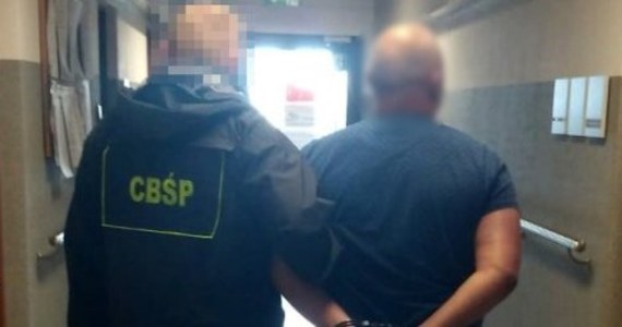 Centralne Biuro Śledcze Policji rozbiło grupę, która oszukiwała na podatku VAT, akcyzie i opłacie paliwowej. Zatrzymano pięć osób, które miały się zajmować obrotem olejem napędowym. Straty Skarbu Państwa oszacowano na 13 mln złotych.