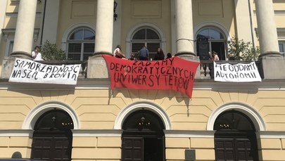 „Uniwersytety na balkony”. Studenci protestują przeciwko reformie Gowina