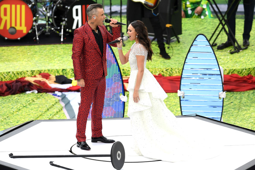 Robbie Williams i Aida Garifullina wystąpili podczas ceremonii otwarcia Mistrzostw Świata w Piłce Nożnej w Rosji. Poniżej możecie zobaczyć zdjęcia z występu artystów. 