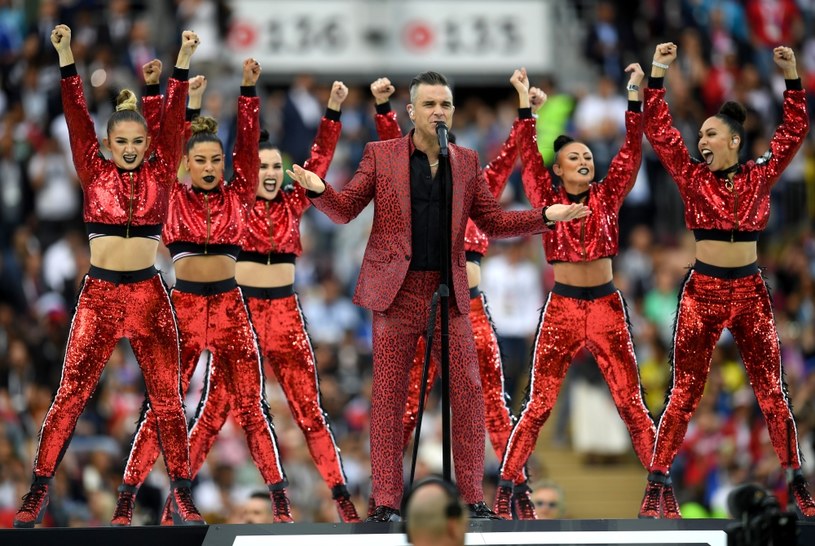 Robbie Williams i Aida Garifullina wystąpili podczas ceremonii otwarcia Mistrzostw Świata w Piłce Nożnej w Rosji. Jedną z tancerek, które towarzyszyły amerykańskiemu wokaliście, była Polka, 28-letnia Kamila Zalewska. 