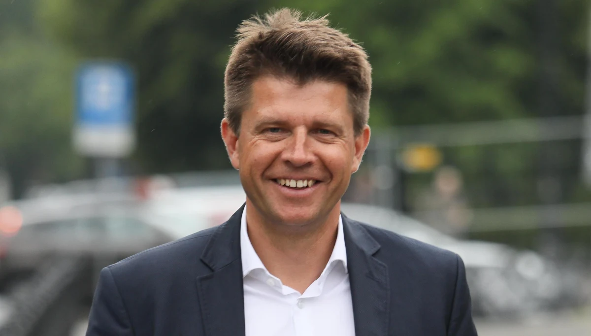 Liberalno-Społeczni - to nazwa nowego koła, które powołali byli posłowie Nowoczesnej: Ryszard Petru, Joanna Scheuring-Wielgus oraz Joanna Schmidt. Jak mówił Petru, nowe koło jest zalążkiem przyszłej partii politycznej, która będzie powołana tuż po wyborach samorządowych. 