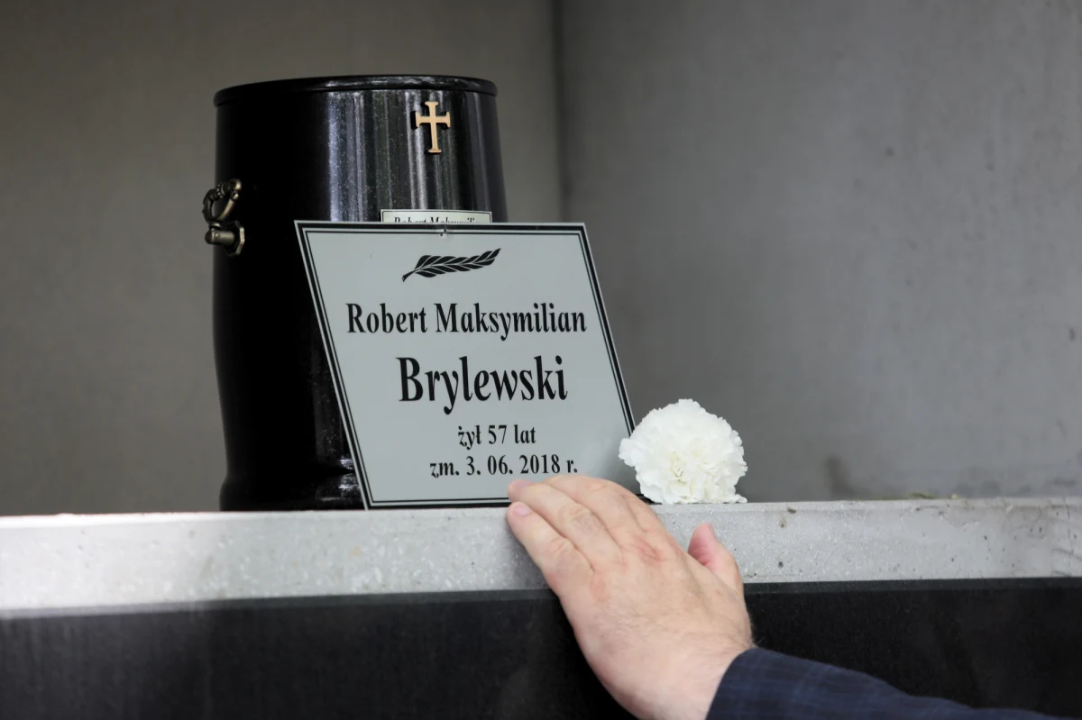 W Warszawie odbył się pogrzeb Roberta Brylewskiego. Wokalista, gitarzysta, kompozytor i autor tekstów zmarł w wieku 57 lat. Spoczął na Powązkach. 