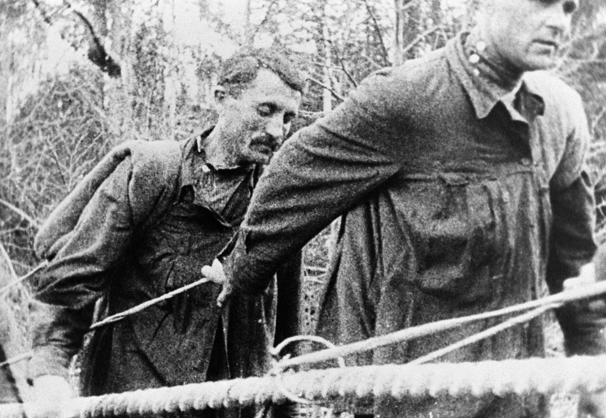 Tajny rozkaz Federalnej Służby Bezpieczeństwa sprzed 4 lat nakazuje niszczenie ostatnich istniejących dowodów o politycznych więźniach Gułagu podczas represji stalinowskich, ale także prześladowanych w Związku Radzieckim. ​Sprawa wyszła na jaw, gdy historycy zwrócili się do MSW o informację w sprawie konkretnych więźniów. Okazało się, że niczego w archiwach już nie ma.