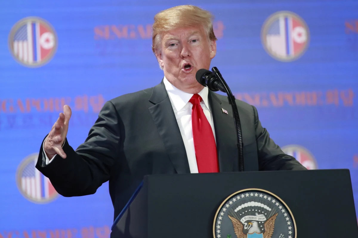 ​Prezydent Stanów Zjednoczonych Donald Trump zadzwonił do premiera Węgier Viktora Orbana w związku z przyjazdem w przyszłym tygodniu do Budapesztu nowego ambasadora USA - poinformował rzecznik Orbana, Bertalan Havasi. Szef węgierskiej dyplomacji Peter Szijjarto powiedział agencji MTI, że według Trumpa nowy ambasador David Cornstein jest wspaniałym człowiekiem i jego przyjazd stwarza możliwość dalszej poprawy stosunków dwustronnych.