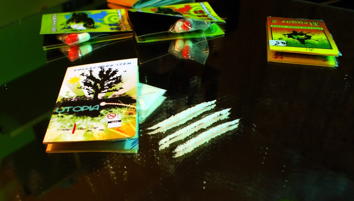 ​31-letni mężczyzna został zatrzymany przez policję w związku ze wczorajszym zatruciem dopalaczami w Jastrzębiu-Zdroju. Wczoraj do szpitala trafiło dwóch nieprzytomnych nastolatków, których znaleziono na klatce schodowej jednego z bloków.