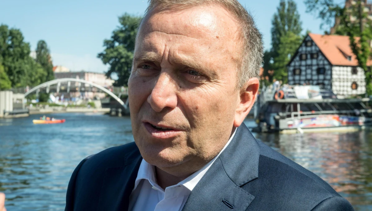 Zgoda na upadek praworządności w Polsce może być początkiem końca UE - mówi w wywiadzie udzielonym "Rzeczpospolitej" szef PO Grzegorz Schetyna.