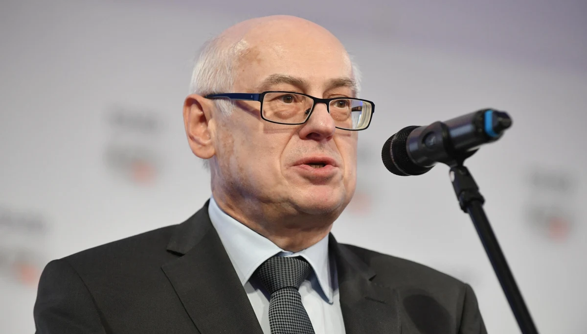 Wiceszef Parlamentu Europejskiego Zdzisław Krasnodębski (PiS) zamierza wystąpić do szefa PE Antonio Tajaniego z wnioskiem o ukaranie lidera liberałów w PE Guya Verhofstadta za jego słowa dotyczące Jarosława Kaczyńskiego. 