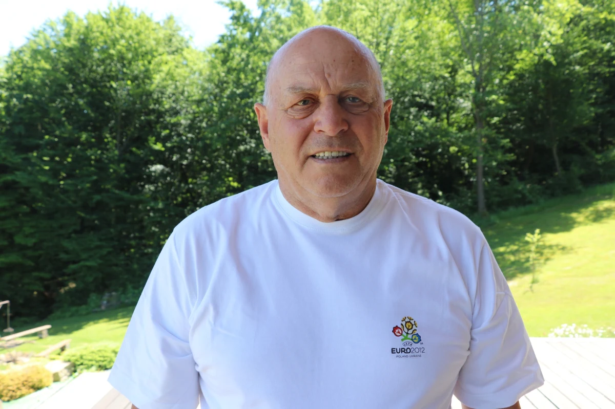 "Senegalczycy grają piłkę szybką, fizyczną. To niebezpieczny przeciwnik" - przyznaje w rozmowie z dziennikarzem RMF FM Grzegorz Lato, król strzelców mundialu z 1974 roku. Są wybiegani, fizyczni, grają w ligach europejskich - podkreśla. "Jeśli przeanalizujemy nasze występy na mundialu, to okaże się, że zawsze kiedy nie przegraliśmy pierwszego meczu - awansowaliśmy" - dodaje. "Myślę, że tak będzie i tym razem. Wygramy, ale po ciężkim boju!" 