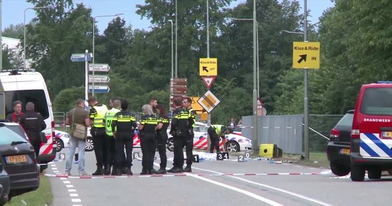 Bus potrącił we wczesnych godzinach rannych cztery osoby po zakończonym w niedzielę popularnym festiwalu "Pink Pop" w prowincji Limburgia na południu Holandii. Według policji jedna osoba poniosła śmierć, a trzy zostały ranne.