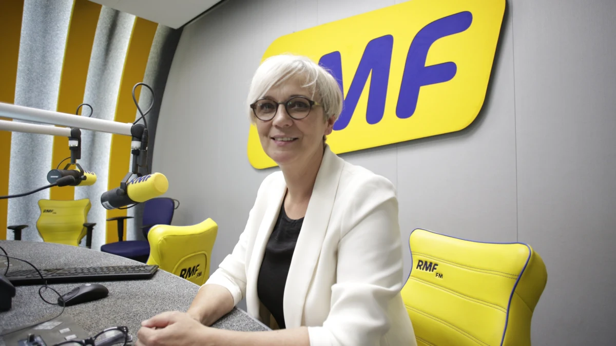 "To najskuteczniejszy wniosek o odwołanie ministra w tej kadencji. Złożyliśmy wniosek 7 czerwca, nawet minister nie usłyszał uzasadnienia, a premier przyjął dymisję" -tak o odejściu Krzysztofa Jurgiela z resortu rolnictwa mówi w Popołudniowej rozmowie w RMF FM Dorota Niedziela. Poseł, która w Gabinecie Cieni PO odpowiada za resort rolnictwa, podkreśla, że "minister Jurgiel zostawił zapaść, uciekł przed odpowiedzialnością". "Nie będzie debaty o rolnictwie w Sejmie i chyba o to chodziło" - uważa gość Marcina Zaborskiego. "Najbardziej dosadnym obrazem tego, co dzieje się w resorcie za ministra Jurgiela, są stadniny - ze świetnie funkcjonujących instytucji zostały zgliszcza. Tak samo jest w rolnictwie – nic właściwie nie zostało zrobione, ASF się rozwija" - uważa Niedziela. 