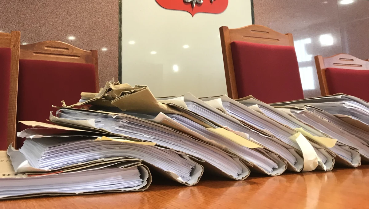 Piotr K. ps. "Klima", który według prokuratury miał podżegać grupę kibiców do wtargnięcia na murawę podczas meczu Lech-Legia - pozostanie w areszcie. We wtorek poznański sąd odrzucił zażalenie obrony na tymczasowe aresztowanie "Klimy".