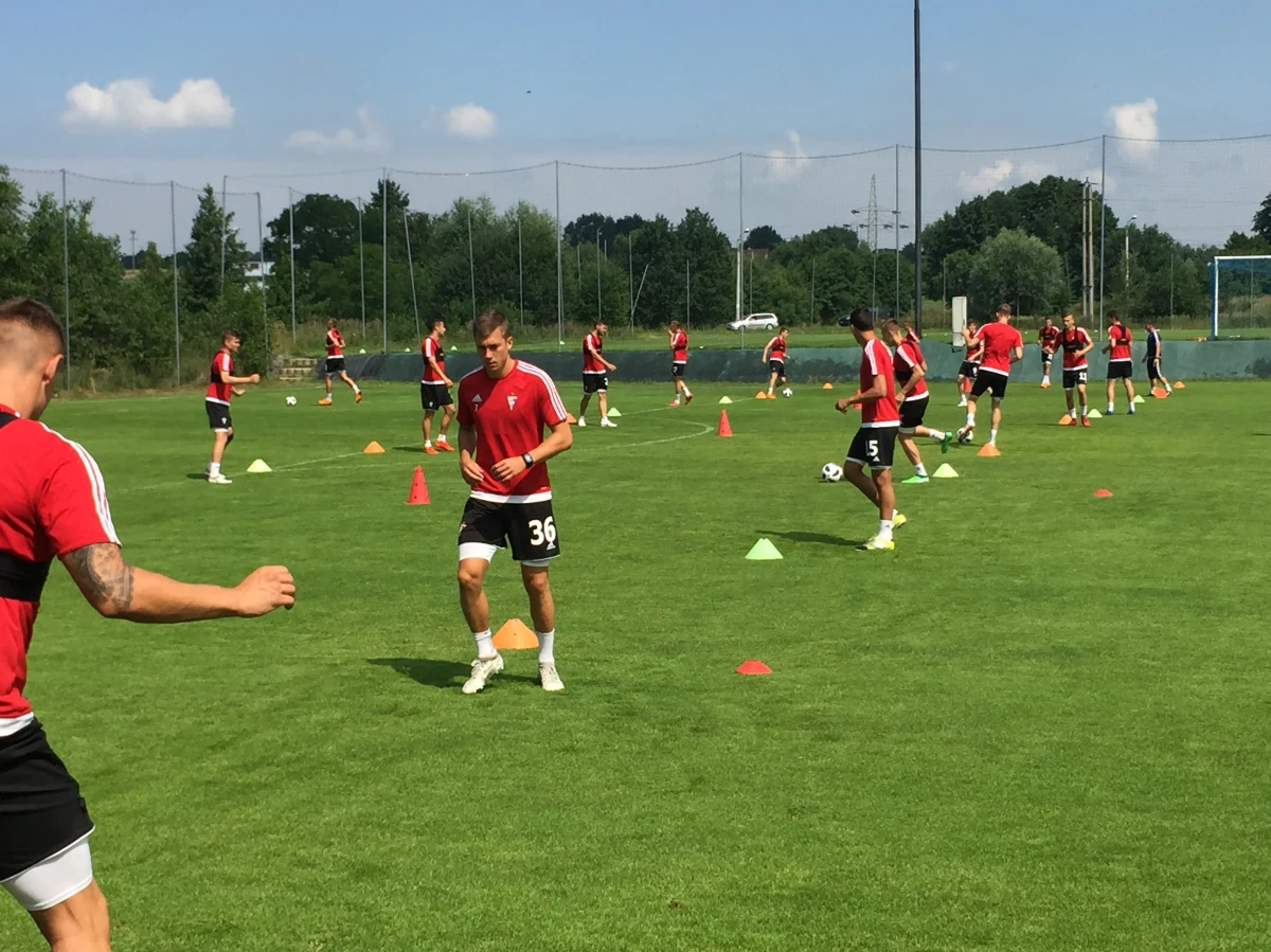 Górnik Zabrze poznał już swojego rywala w eliminacjach do Ligi Europy. Zabrzanie zagrają w pierwszej rundzie eliminacji z drużyną Zaria Balti z Mołdawii. Pierwsze spotkanie między tymi drużynami 12 lipca. Informacja o rywalu zastała zawodników Górnika na obozie w Wodzisławiu Śląskim. To właśnie tam drużyna z Zabrza przygotowuje się do sezonu. 