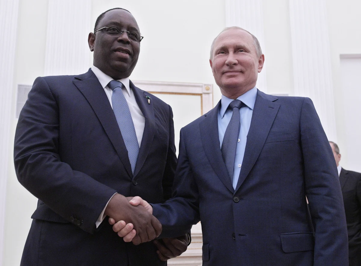 Prezydent Rosji Władimir Putin przyjmując prezydenta Senegalu Macky Salla złożył mu gratulacje z okazji zwycięstwa reprezentacji jego kraju w meczu z Polską na piłkarskich mistrzostwach świata. Sall ocenił organizację mundialu w Rosji jako "wspaniałą".
